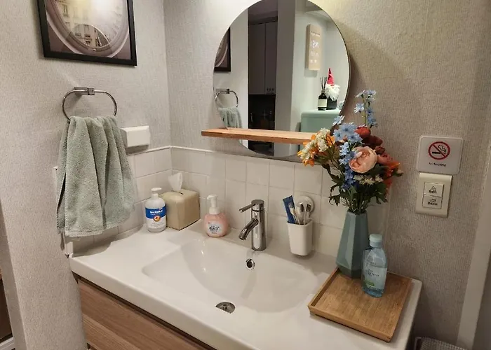 철길공원옆 계단 Railway Park 3-room Staircase Апартаменты Сеул