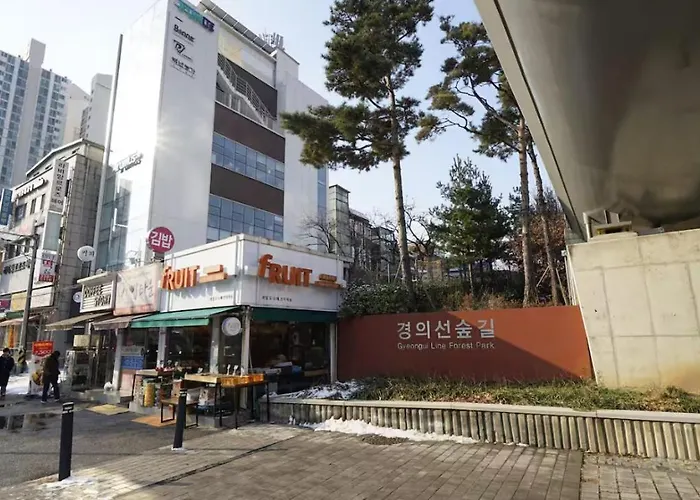 철길공원옆 계단 Railway Park 3-room Staircase Сеул